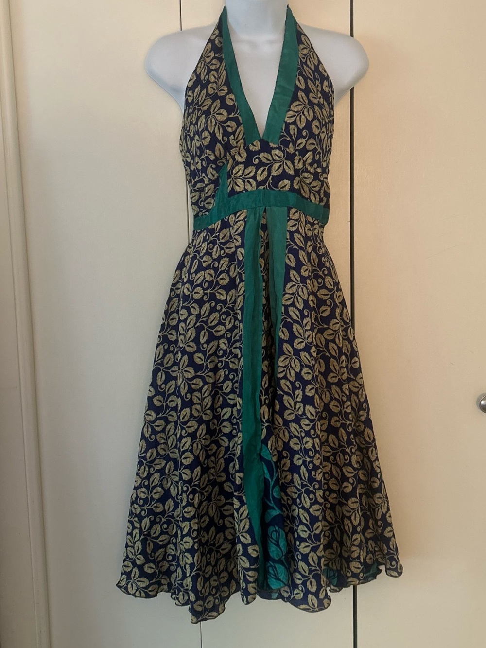 Dharia Silk blend leaf patterned double layer skirt halter dress S/M